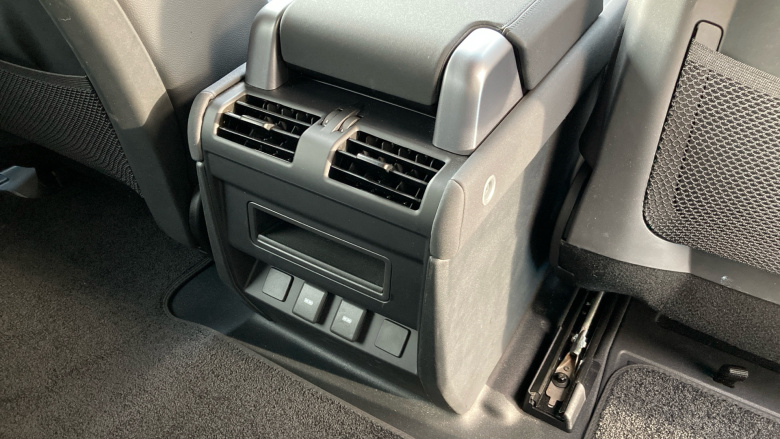 Land Rover Defender 3.0 D250 X-Dynamic SE 90 3dr Auto Diesel Estate